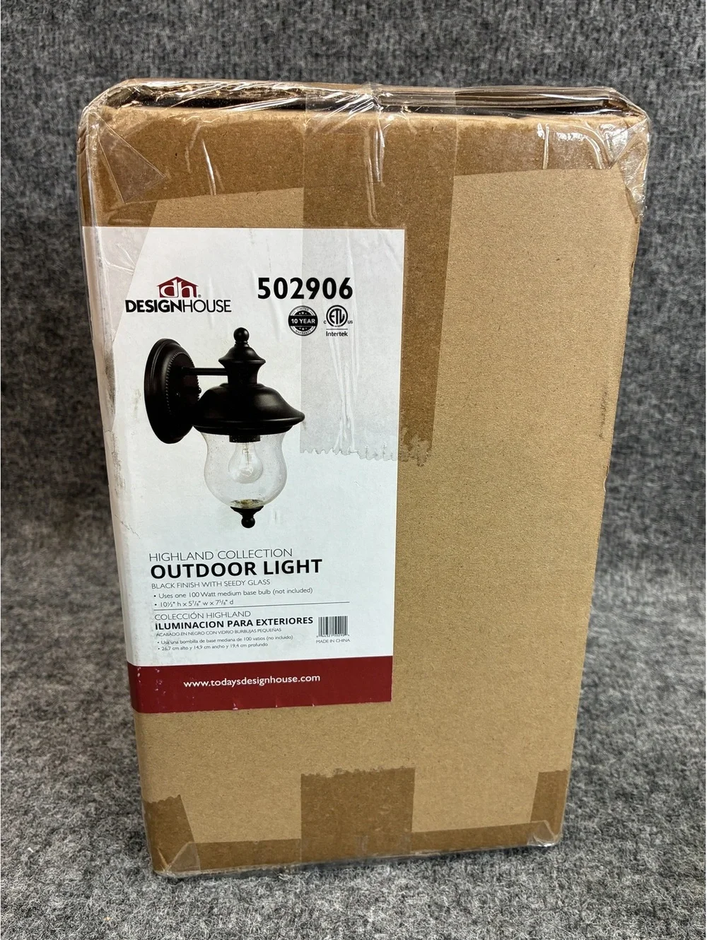 Design House Highland Collection Outdoor Light Black Finish with Seedy Glass